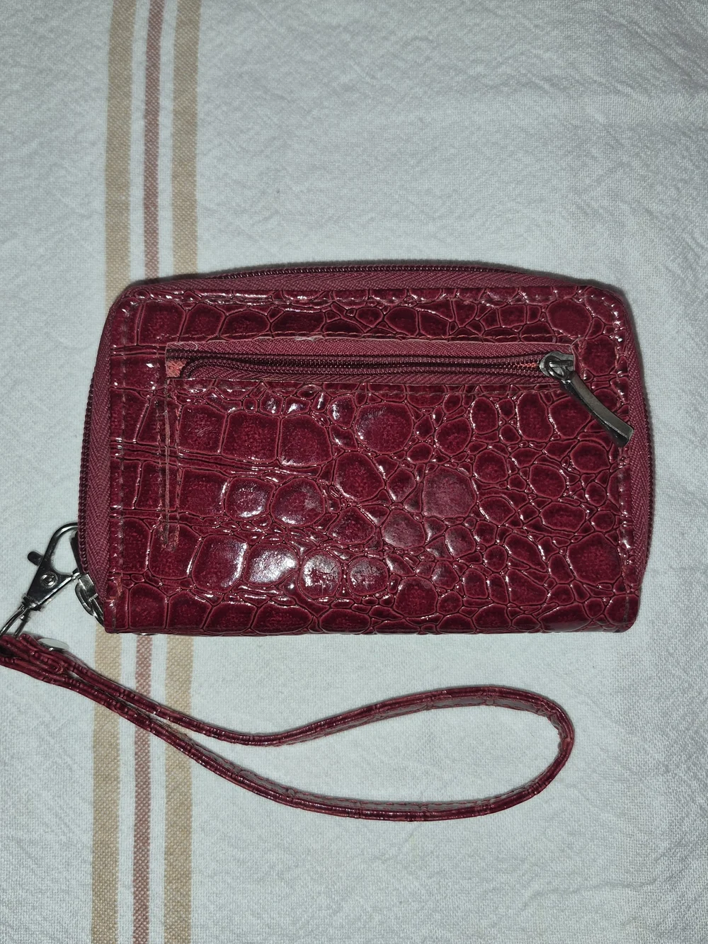 Red Croc-Texture Wristlet Phone Case - Unbranded